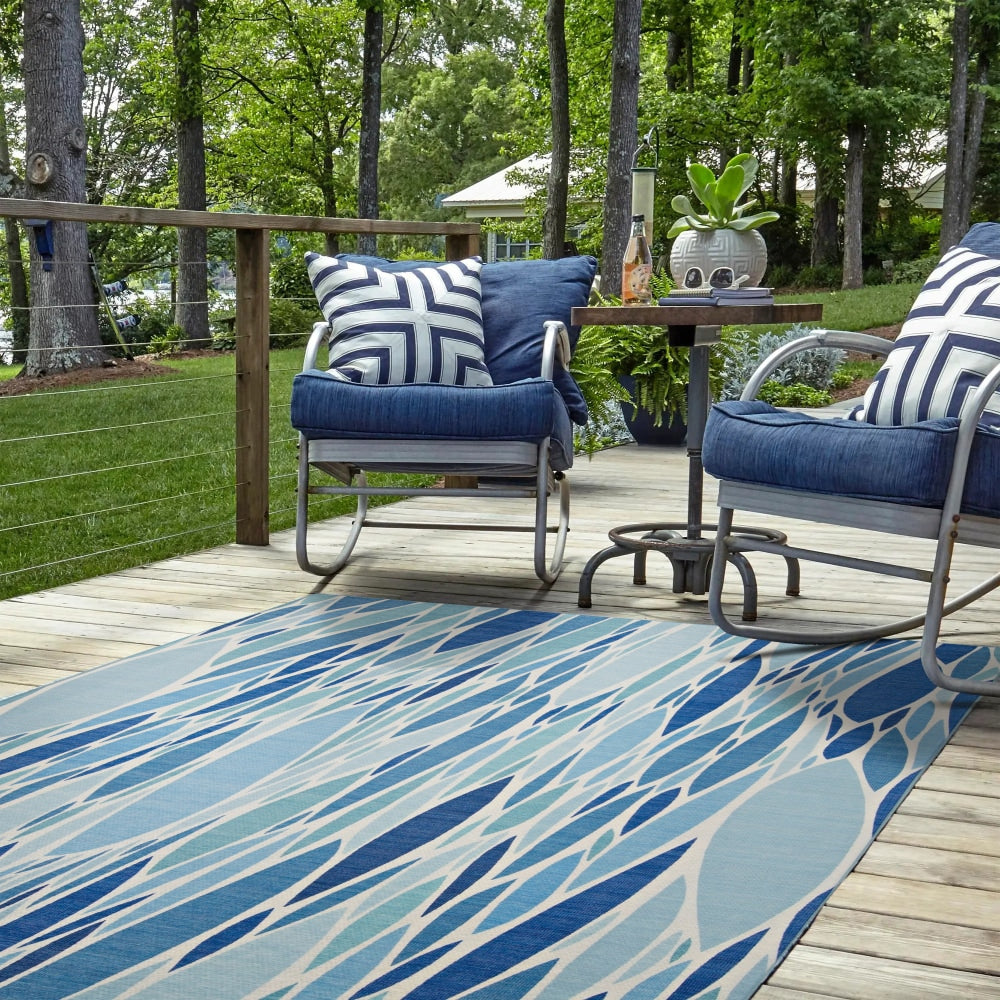 Linon Washable Outdoor Area Rug, Latona, 5ft x 7ft, Blue/Ivory