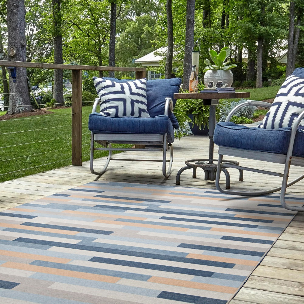 Linon Washable Outdoor Area Rug, Hamton, 5ft x 7ft, Ivory/Blue