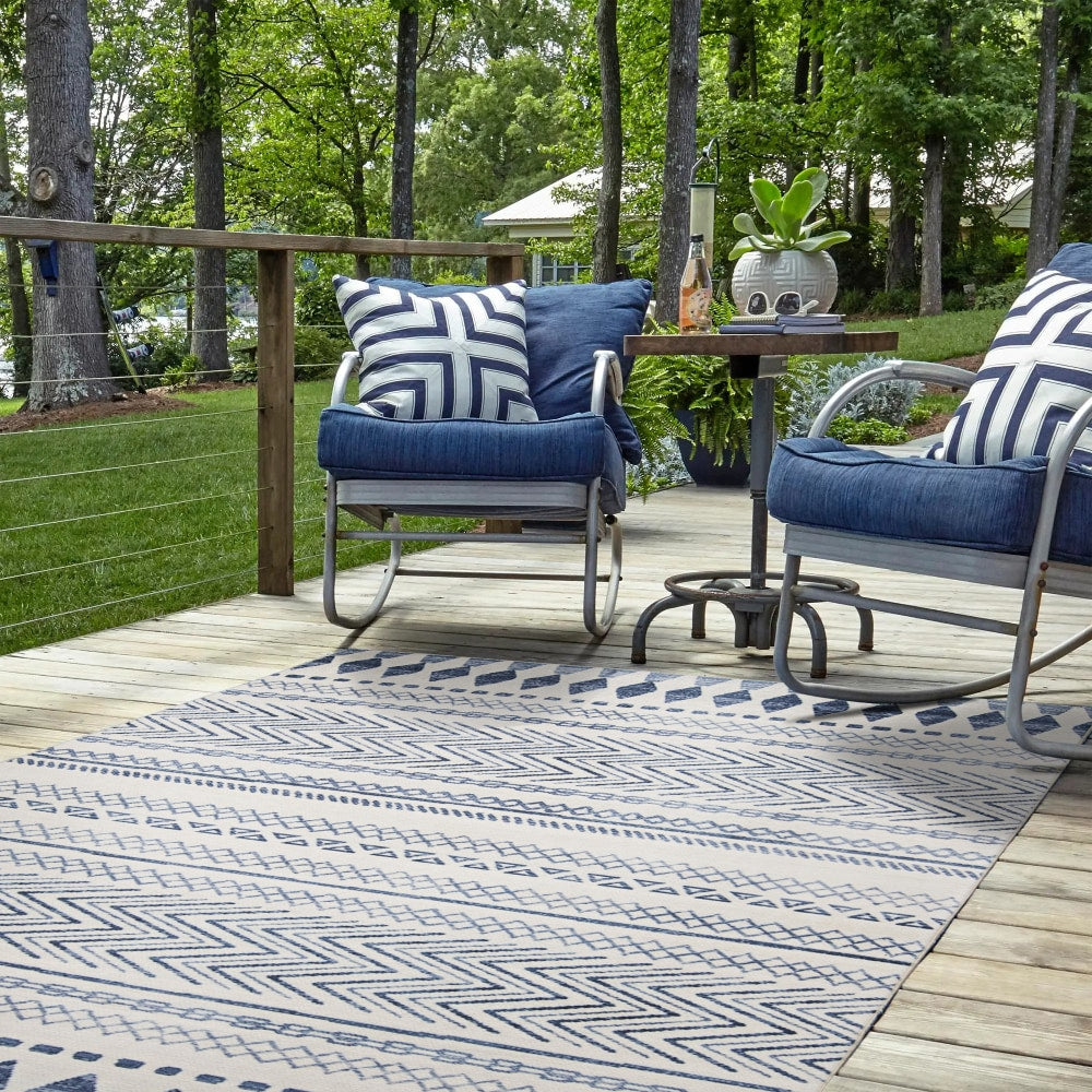 Linon Washable Outdoor Area Rug, Gebert, 5ft x 7ft, Ivory/Blue