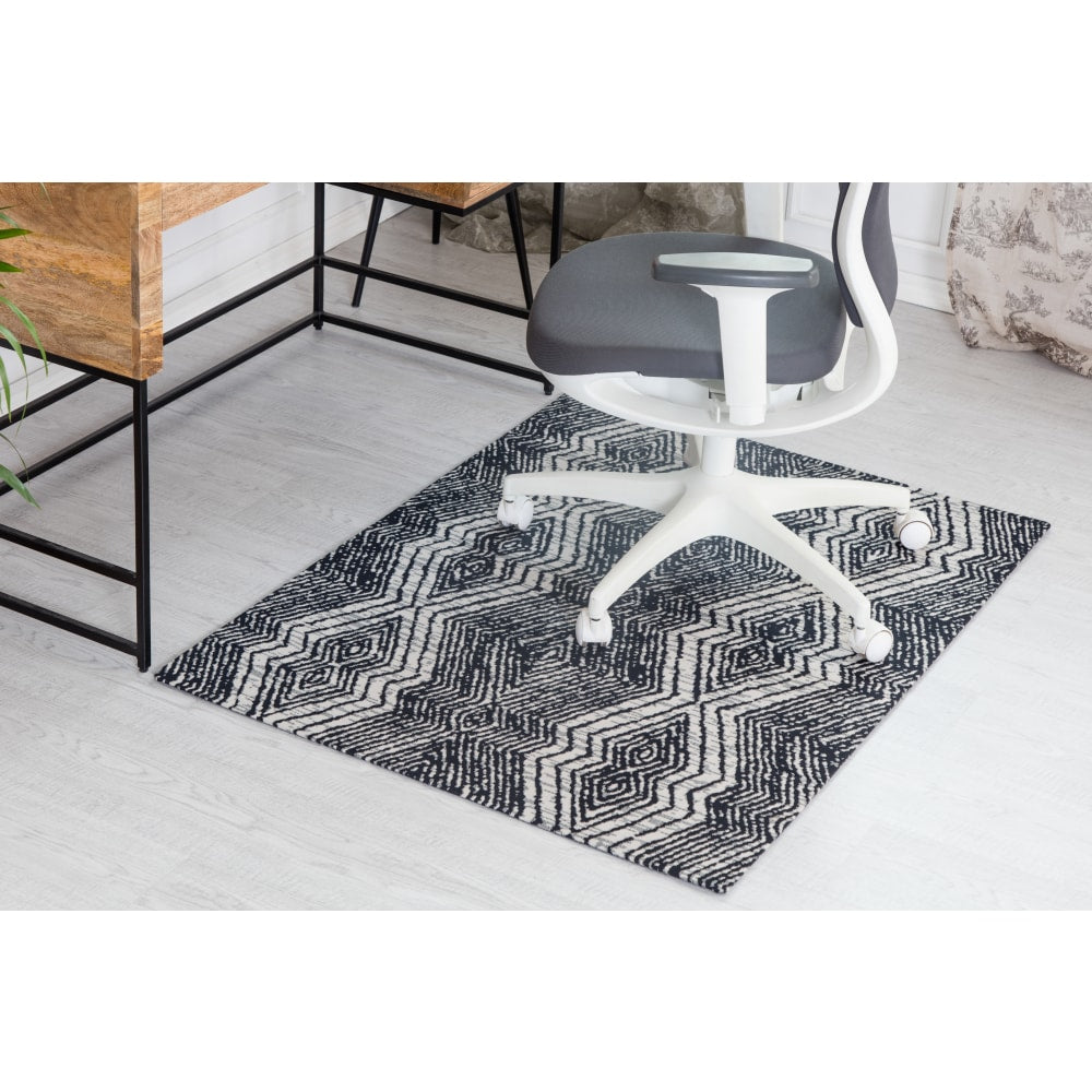 Anji Mountain Smiljan Rug'd Chair Mat, 1/2inH x 36inW x 48inD, Black/White