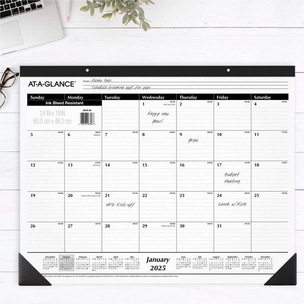 At-A-Glance Classic Monthly Desk Pad - Monthly - 1 Year - January 2025 - December 2025 - 1 Month Single Page Layout - 24in x 19in Sheet Size - Desktop - White - Paper - 4 / Bundle